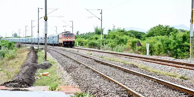 Andhra: गुंटूर-गुंटकल रेलवे लाइन का दोहरीकरण अंतिम चरण में Andhra: गुंटूर-गुंटकल रेलवे लाइन का दोहरीकरण अंतिम चरण में