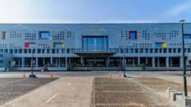 Goa HC ने याचिका खारिज की, 7 अप्रैल से शैक्षणिक वर्ष की शुरुआत को मंजूरी दी Goa HC ने याचिका खारिज की, 7 अप्रैल से शैक्षणिक वर्ष की शुरुआत को मंजूरी दी