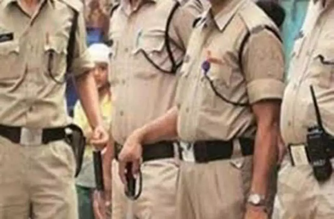 रामनवमी से पहले Cuttack में कमिश्नरेट पुलिस ने कड़े सुरक्षा उपाय लागू किए रामनवमी से पहले Cuttack में कमिश्नरेट पुलिस ने कड़े सुरक्षा उपाय लागू किए
