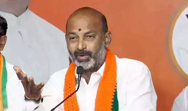 कांग्रेस सरकार चाहे जितना भी कहे ये मोदी के चावल हैं: Bandi Sanjay कांग्रेस सरकार चाहे जितना भी कहे ये मोदी के चावल हैं: Bandi Sanjay