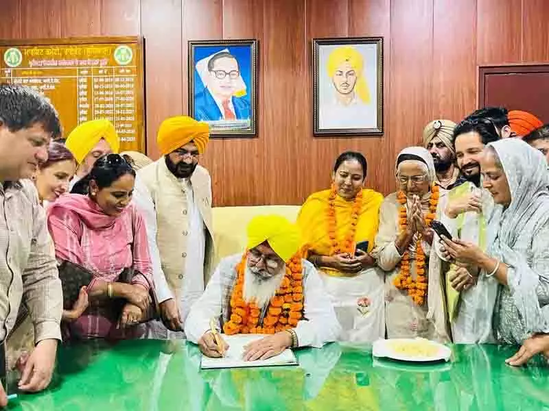 Ludhiana: किसानों से टिकाऊ सिंचाई के लिए नहर के पानी का उपयोग करने का आग्रह किया Ludhiana: किसानों से टिकाऊ सिंचाई के लिए नहर के पानी का उपयोग करने का आग्रह किया