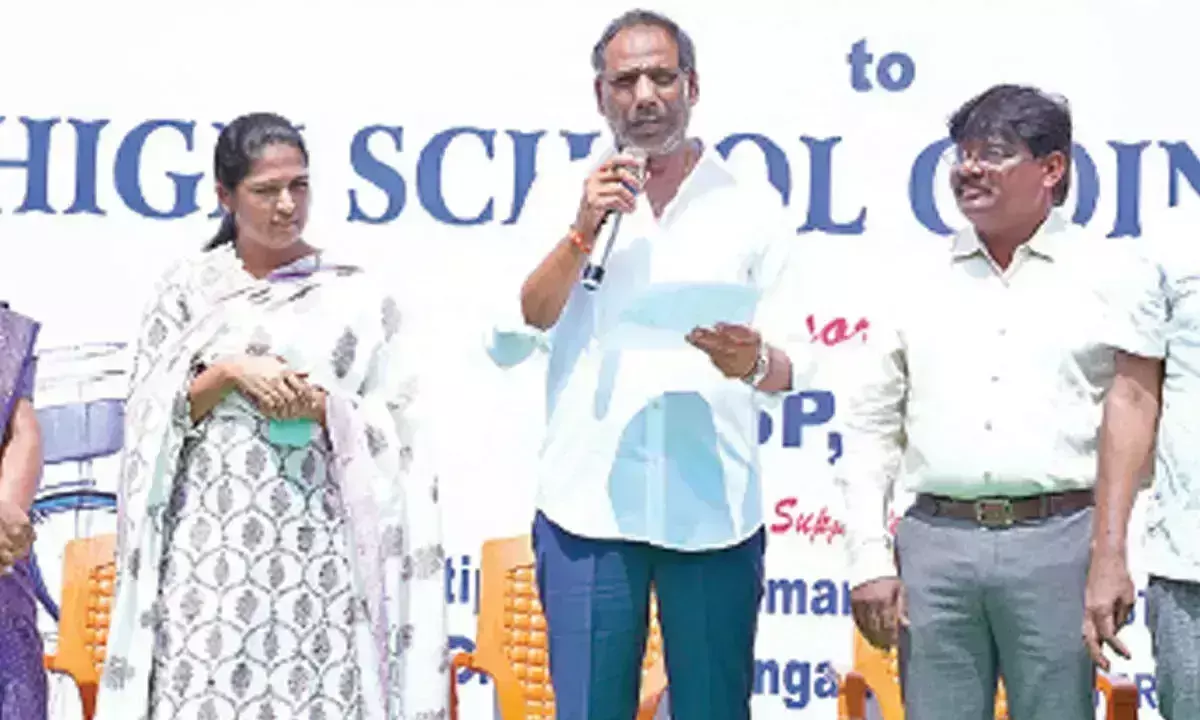 Andhra: अगले शैक्षणिक वर्ष से थल्लिकी वंदनम: मंत्री Andhra: अगले शैक्षणिक वर्ष से थल्लिकी वंदनम: मंत्री