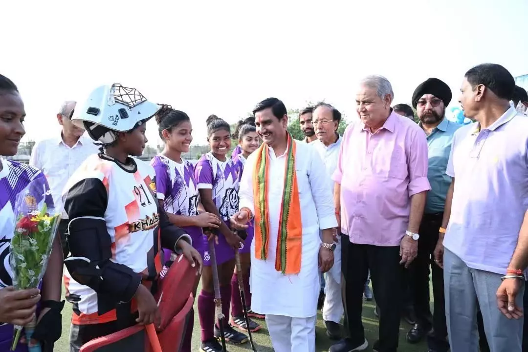 अखिल भारतीय महिला हॉकी टूर्नामेंट का शुभारंभ, केंद्रीय राज्य मंत्री तोखन साहू हुए शामिल अखिल भारतीय महिला हॉकी टूर्नामेंट का शुभारंभ, केंद्रीय राज्य मंत्री तोखन साहू हुए शामिल