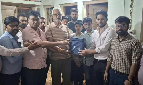 पत्नी का निधन, पति ने नेत्रदान कर पेश की मिसाल पत्नी का निधन, पति ने नेत्रदान कर पेश की मिसाल