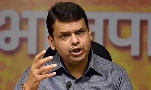 फडणवीस ने पुणे में गर्भवती महिला की मौत की जांच के आदेश दिए