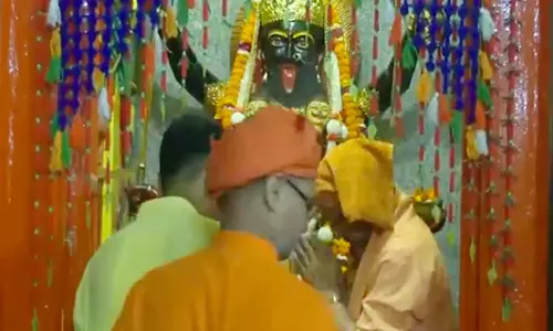 CM Yogi ने मां पाटेश्वरी देवी मंदिर में पूजा की CM Yogi ने मां पाटेश्वरी देवी मंदिर में पूजा की