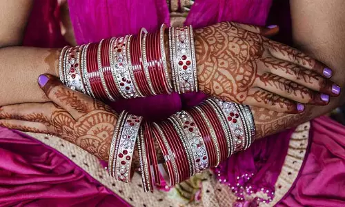 सुहागरात पर सहम गया दुल्हा! दुल्हन ने दे दी चेतावनी, बड़ा झटका लगा सुहागरात पर सहम गया दुल्हा! दुल्हन ने दे दी चेतावनी, बड़ा झटका लगा