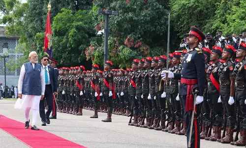 Sri Lanka में प्रधानमंत्री मोदी का अभूतपूर्व औपचारिक स्वागत हुआ