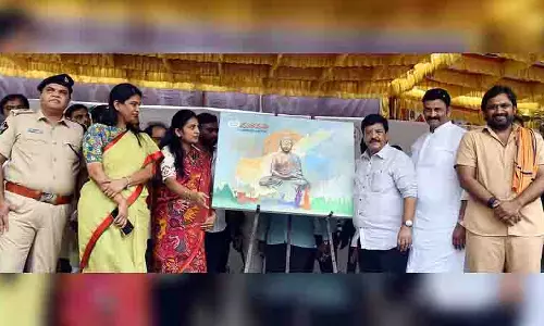 राजामहेंद्रवरम में Andhra कला महोत्सव में भारी भीड़ उमड़ी