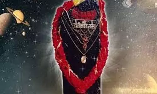 Shaniwar Upay: जीवन में परेशानियां कम नहीं हो रही हैं तो शनिवार को करें ये काम, दूर हो जाएंगी सारी बाधाएं