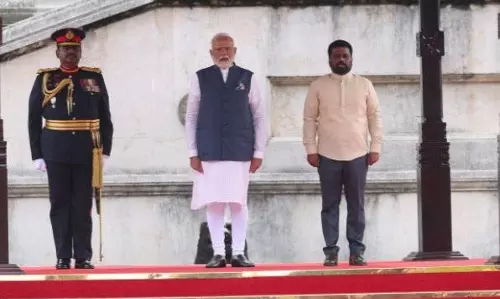 प्रधानमंत्री मोदी का श्रीलंका में औपचारिक स्वागत किया गया
