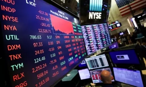 New York वॉल स्ट्रीट में गिरावट दूसरे दिन भी जारी रही