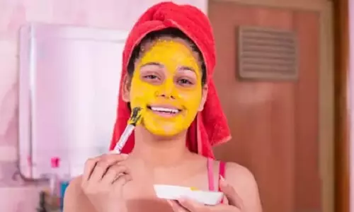Skin Care: चेहरे पर अंडा लगाकर पाएं ग्लोइंग स्किन, इन आसान तरीकों से बनाएं फेस पैक Skin Care: चेहरे पर अंडा लगाकर पाएं ग्लोइंग स्किन, इन आसान तरीकों से बनाएं फेस पैक