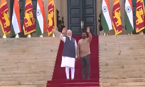 PM Modi ने कोलंबो में राष्ट्रपति सचिवालय में श्रीलंका के राष्ट्रपति से मुलाकात की