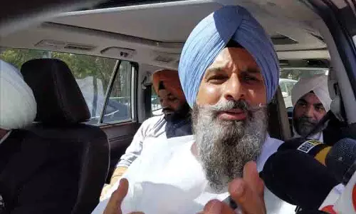 SC ने पूर्व शिअद प्रमुख के खिलाफ याचिका का निपटारा किया SC ने पूर्व शिअद प्रमुख के खिलाफ याचिका का निपटारा किया