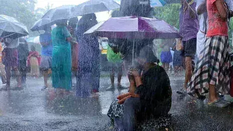 Kerala: राज्य में चार जिले अलर्ट पर, आंधी और भारी बारिश की संभावना