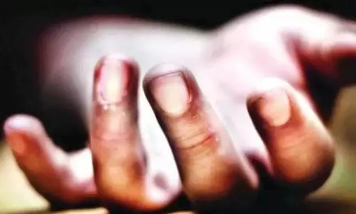Hyderabad में क्रिकेट सट्टेबाजी में कर्ज लेने के बाद एक व्यक्ति ने आत्महत्या कर ली Hyderabad में क्रिकेट सट्टेबाजी में कर्ज लेने के बाद एक व्यक्ति ने आत्महत्या कर ली