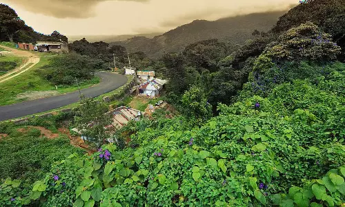 महिला CPO रैंक धारकों ने केरल सचिवालय पर परिक्रमा विरोध प्रदर्शन किया महिला CPO रैंक धारकों ने केरल सचिवालय पर परिक्रमा विरोध प्रदर्शन किया