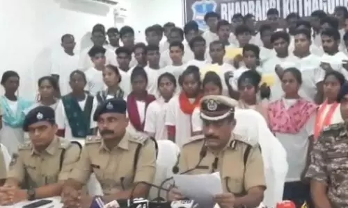 86 नक्सलियों ने किया सरेंडर, अमित शाह के दंतेवाड़ा दौरे के बीच बड़ी खबर 86 नक्सलियों ने किया सरेंडर, अमित शाह के दंतेवाड़ा दौरे के बीच बड़ी खबर