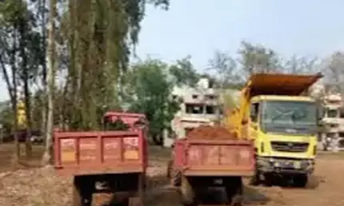 खनिज अफसरों ने 20 ट्रैक्टर और हाईवा को पकड़ा, अवैध उत्खनन पर रोक