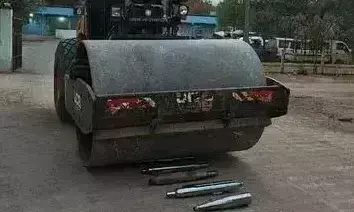 Wardha Police ने मोडिफाइड साइलेंसरों को बुलडोजर से किया नष्ट