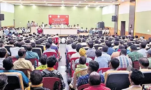 केंदू पत्ता मजदूरों ने 15 अप्रैल से पूरे Odisha में विरोध प्रदर्शन की चेतावनी दी