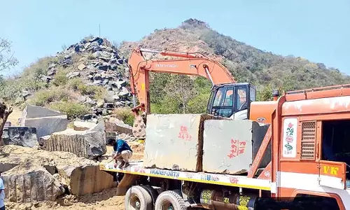 Chittoor : खदान लूटी गई 100 करोड़ रुपये की लूट Chittoor : खदान लूटी गई 100 करोड़ रुपये की लूट