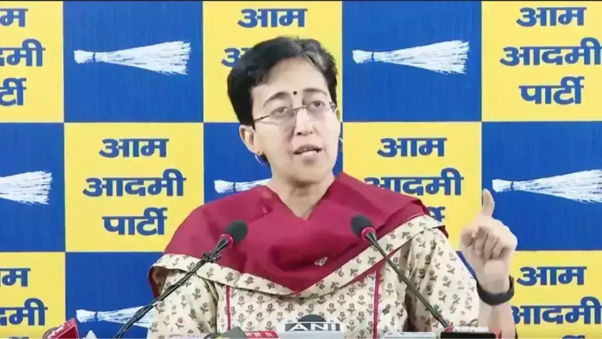 Delhi: निजी स्कूलों की फीस बढ़ोतरी पर आप ने भाजपा पर किया तीखा हमला