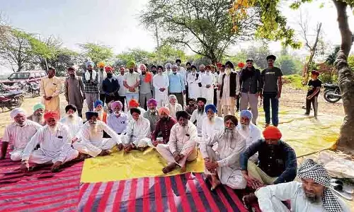 सरपंचों ने Bajwa को सीचेवाल मॉडल को जमीनी स्तर पर देखने के लिए आमंत्रित किया सरपंचों ने Bajwa को सीचेवाल मॉडल को जमीनी स्तर पर देखने के लिए आमंत्रित किया