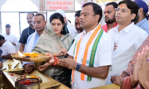 डोंगरगढ़ पहुंचे दीपक बैज ने मां बमलेश्वरी के दर्शन किए डोंगरगढ़ पहुंचे दीपक बैज ने मां बमलेश्वरी के दर्शन किए