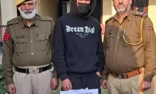 Anantnag में 550 ग्राम चरस के साथ दो ड्रग तस्कर गिरफ्तार Anantnag में 550 ग्राम चरस के साथ दो ड्रग तस्कर गिरफ्तार