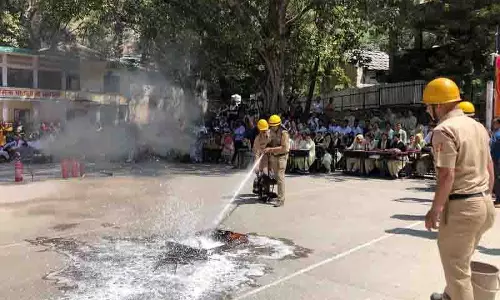 Govt School में प्राकृतिक आपदाओं के बारे में जागरूकता पैदा करने के लिए अभ्यास Govt School में प्राकृतिक आपदाओं के बारे में जागरूकता पैदा करने के लिए अभ्यास