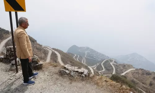 Sikkim : राज्यपाल ने पुराने सिल्क रूट का दौरा किया, स्थानीय ग्रामीणों से बातचीत की Sikkim : राज्यपाल ने पुराने सिल्क रूट का दौरा किया, स्थानीय ग्रामीणों से बातचीत की