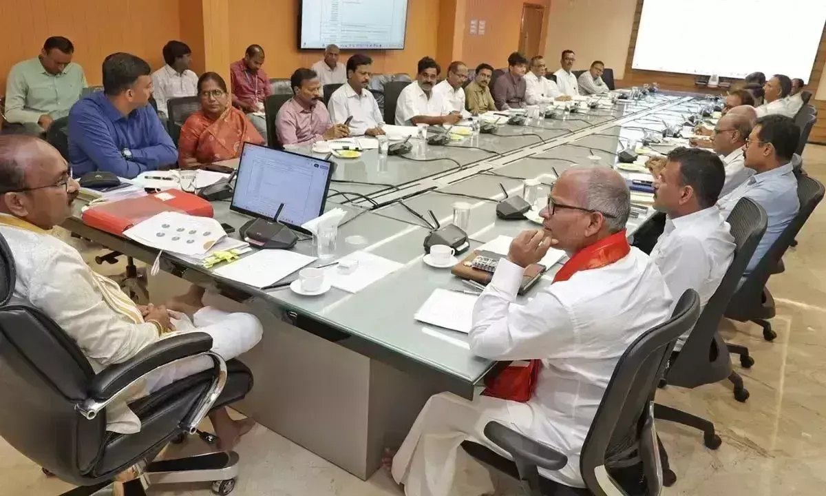 Andhra: टीटीडी कर्मचारियों से कहा गया कि वे तीर्थयात्रियों से फीडबैक एकत्र करें Andhra: टीटीडी कर्मचारियों से कहा गया कि वे तीर्थयात्रियों से फीडबैक एकत्र करें