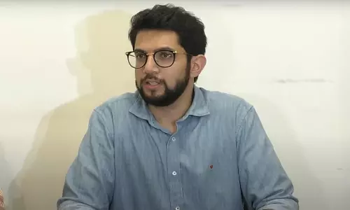 पुणे महिला की मौत: आदित्य ठाकरे ने अस्पताल के आरोपों की जांच की मांग की