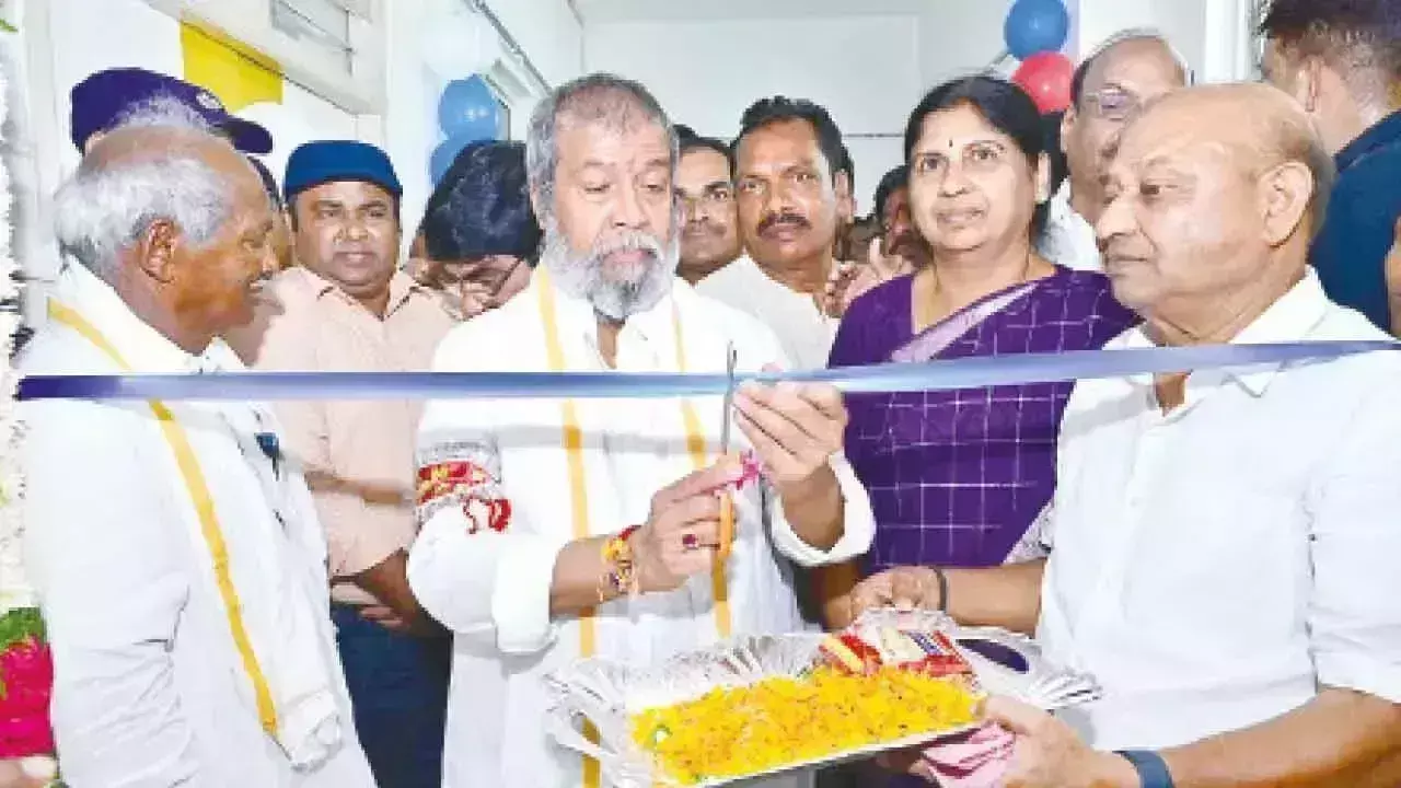 सरकार टीजी भर में ट्रॉमा सेंटर स्थापित करने की योजना बना रही है: दामोदर सरकार टीजी भर में ट्रॉमा सेंटर स्थापित करने की योजना बना रही है: दामोदर