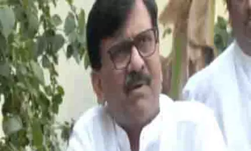 शिवसेना UBT वक्फ बिल को सुप्रीम कोर्ट में चुनौती नहीं देगी: संजय राउत शिवसेना UBT वक्फ बिल को सुप्रीम कोर्ट में चुनौती नहीं देगी: संजय राउत