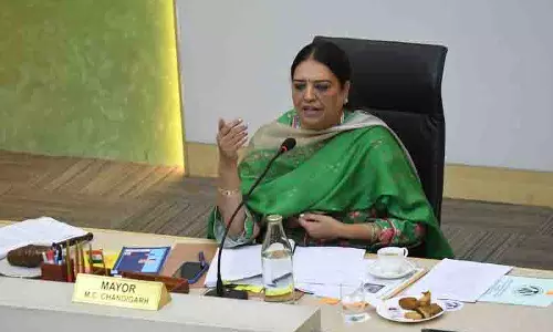 मेयर ने MC के लिए फंड के मुद्दे पर मुख्य सचिव से मुलाकात की