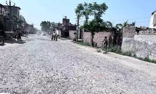 Khasa-Bhakna सड़क मार्ग यात्रियों के लिए दुःस्वप्न बना