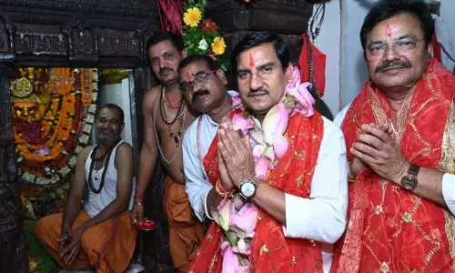 चैत्र नवरात्रि पर केंद्रीय राज्य मंत्री तोखन साहू ने महामाया देवी मंदिर में किए दर्शन