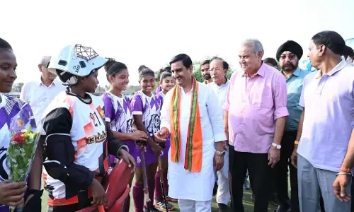 अखिल भारतीय महिला हॉकी टूर्नामेंट का शुभारंभ, केंद्रीय राज्य मंत्री तोखन साहू हुए शामिल