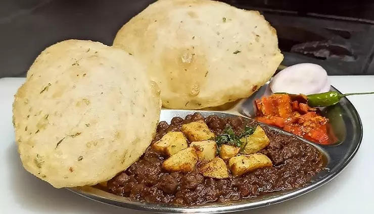 Chole Bhature: घर पर ही आसानी से तैयार कर सकते हैं स्ट्रीट फूड Chole Bhature: घर पर ही आसानी से तैयार कर सकते हैं स्ट्रीट फूड