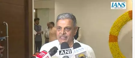 आरएसएस महासचिव दत्तात्रेय होसबोले ने एनएसई का किया दौरा, आर्थिक गतिविधियों में सक्रिय भूमिका के लिए की सराहना आरएसएस महासचिव दत्तात्रेय होसबोले ने एनएसई का किया दौरा, आर्थिक गतिविधियों में सक्रिय भूमिका के लिए की सराहना