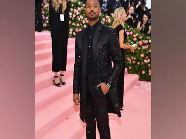 Michael B. Jordan ने सिनर्स में जुड़वाँ बच्चों की भूमिका निभाने की चुनौतियों को साझा किया Michael B. Jordan ने सिनर्स में जुड़वाँ बच्चों की भूमिका निभाने की चुनौतियों को साझा किया
