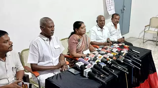 सभी लोगों को निर्वाचन क्षेत्र पुनर्गठन मुद्दे पर लड़ना चाहिए! - Minister P. Geetha Jeevan सभी लोगों को निर्वाचन क्षेत्र पुनर्गठन मुद्दे पर लड़ना चाहिए! - Minister P. Geetha Jeevan