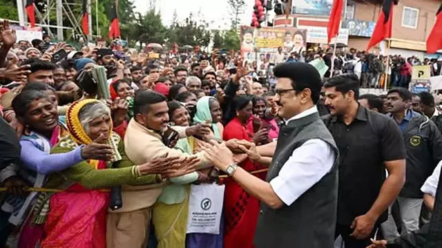 CM एम.के.स्टालिन का उडुपी में उत्साहपूर्ण स्वागत CM एम.के.स्टालिन का उडुपी में उत्साहपूर्ण स्वागत