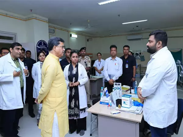 Tripura CM ने आईजीएम अस्पताल और डेंटल कॉलेज का औचक दौरा किया Tripura CM ने आईजीएम अस्पताल और डेंटल कॉलेज का औचक दौरा किया