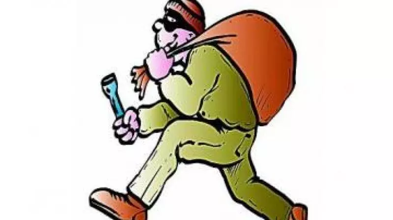 Andhra पुलिस ने 24 घंटे में 75 लाख रुपये की लूट का मामला सुलझाया Andhra पुलिस ने 24 घंटे में 75 लाख रुपये की लूट का मामला सुलझाया