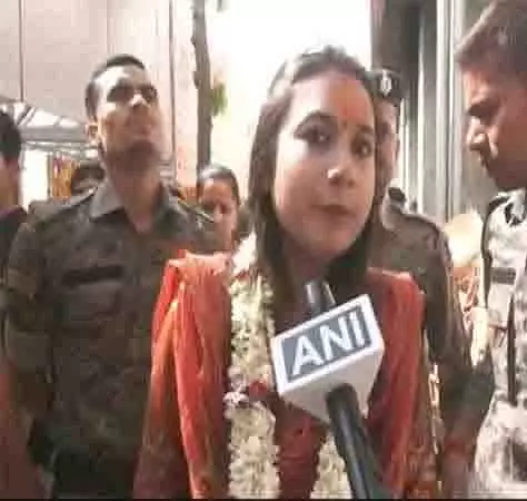 रामनवमी के अवसर पर Patna के महावीर मंदिर में बड़ी संख्या में श्रद्धालु उमड़े रामनवमी के अवसर पर Patna के महावीर मंदिर में बड़ी संख्या में श्रद्धालु उमड़े