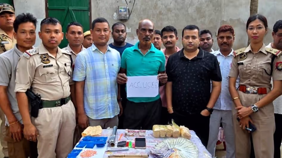Assam : मनकाचर में बड़े पैमाने पर नशीले पदार्थ का भंडाफोड़, 12,000 याबा टैबलेट जब्त, दो गिरफ्तार Assam : मनकाचर में बड़े पैमाने पर नशीले पदार्थ का भंडाफोड़, 12,000 याबा टैबलेट जब्त, दो गिरफ्तार